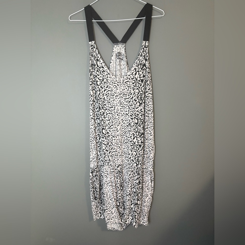 Fox size XL Black and Gray Animal Print Romper, oversized, stretchy, pockets